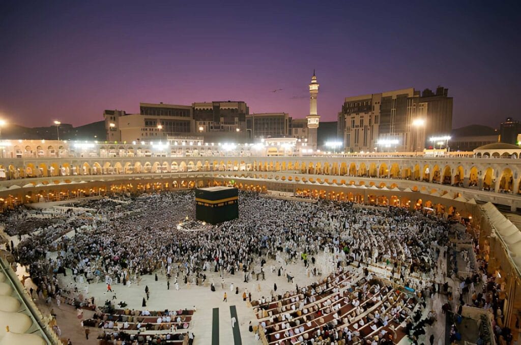 Pilgrims enjoying their 7 Nights 3 Star Ramadan Umrah Package near Masjid al-Haram in Makkah